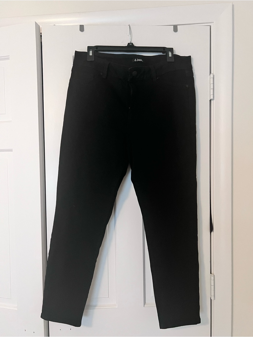 Slim Straight Black Women’s Jeans — D. Jeans 16W